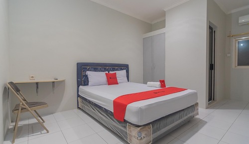 Double Room (Reddoorz)