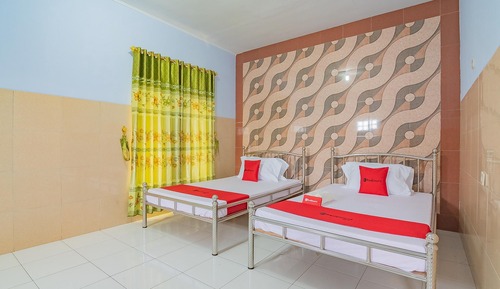 Twin Room (Reddoorz)