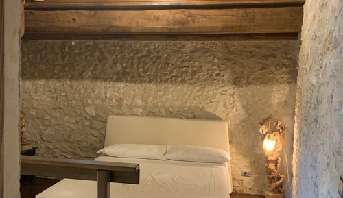 Romantic Apartment, 2 Bedrooms, Fireplace, Mountain View