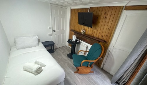 Standard Single Room, Ensuite