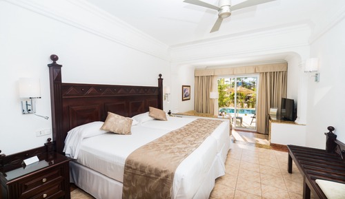 Junior Suite, Connecting Rooms (Swim Up | 18+ | L)