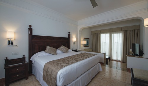 Junior Suite, Connecting Rooms (L)