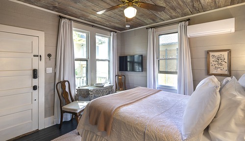 Room, Private Bathroom (Katy Tower)