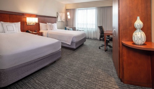 Room, 2 Queen Beds (Hearing Accessible)