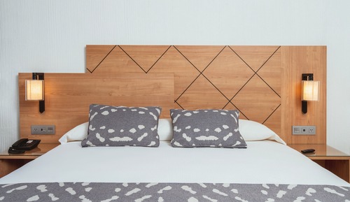 Room (Super Saver | B2C-CA)