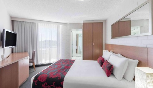 Standard Room, 1 Queen Bed