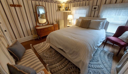 Standard Room, 1 Queen Bed