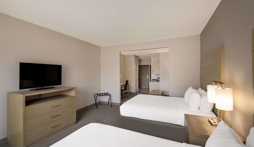Standard Room, 2 Queen Beds, Accessible, Non Smoking (Walk-in Shower;with Sofabed)
