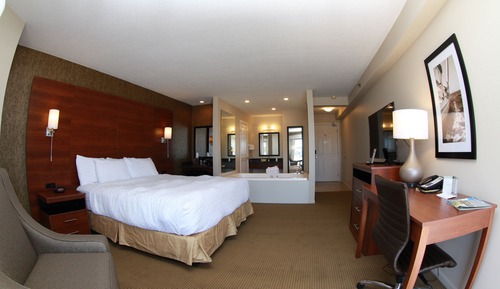 Deluxe Room, 1 King Bed, Jetted Tub
