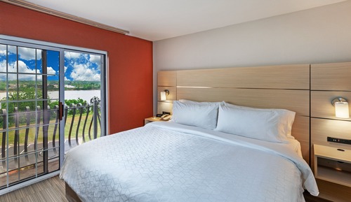 Suite, 1 King Bed, River View