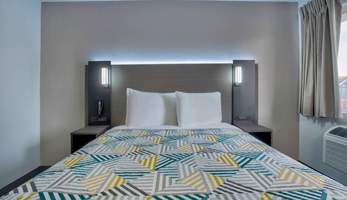 Standard Room, 1 Queen Bed, Non Smoking