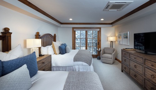 Three Bedroom Slopeside Condo (No Pets)