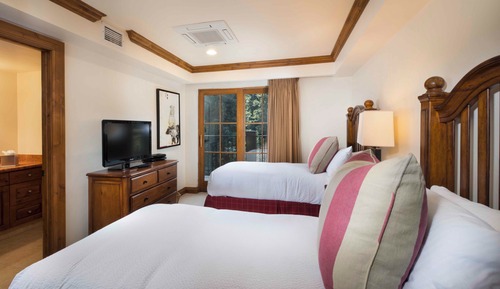 Three Bedroom Slopeside Condo (No Pets)