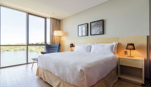 Room, 1 King Bed, Lake View