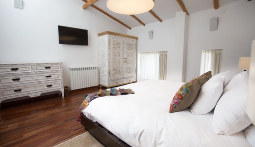 Signature Suite, 1 King Bed with Sofa bed, City View, Tower