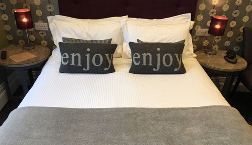 Small Premium Comfy (Room 5) 