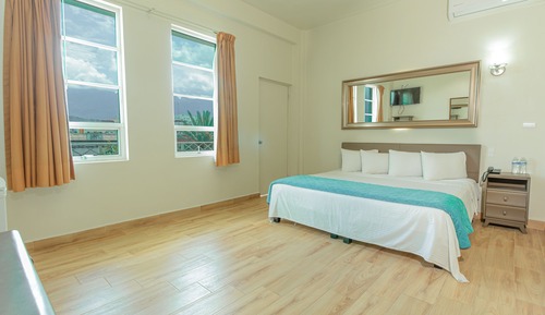 Junior Suite, 1 King Bed