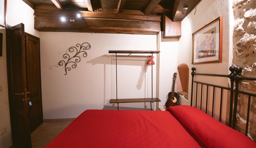 Double Room (Rien Va)