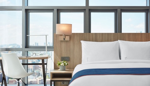 Standard Room, 1 Queen Bed, City View (Free Breakfast)