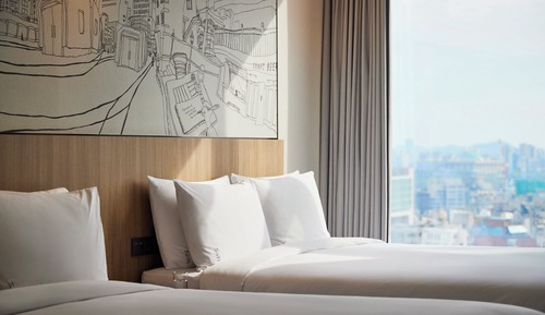 Standard Room, 1 Queen Bed (Extra Floor Space with Free Breakfast)