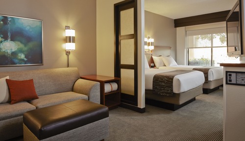 Room (2 queen and 1 sofabed)