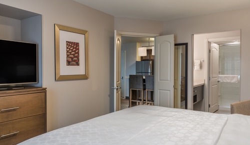Suite, 1 Bedroom, Mobility Accessible, Kitchen (Roll-In Shower)
