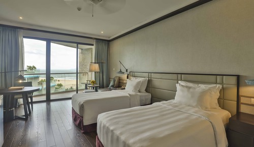 Deluxe Ocean View Twin Bed