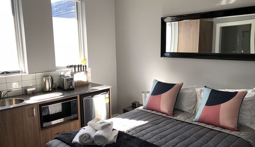 Studio Queen with Ensuite
