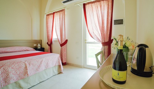 Superior Suite, 1 Bedroom, Private Bathroom