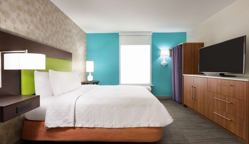 Suite, 1 Queen Bed, Accessible (Roll-In Shower)