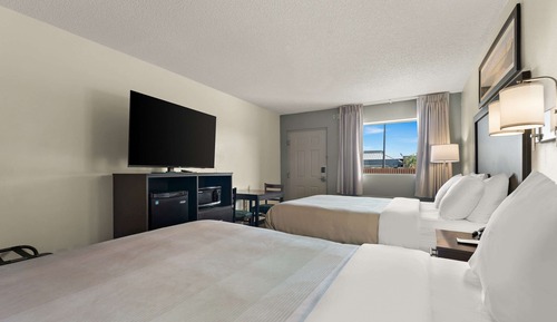 Room, 2 Queen Beds, Accessible, Non Smoking