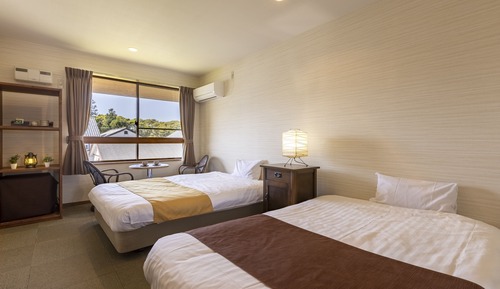 Business Twin Room, Non Smoking, Shared Bathroom