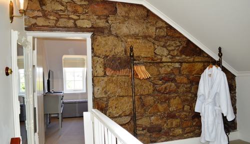 Luxury Cottage, 1 King Bed, Hill View