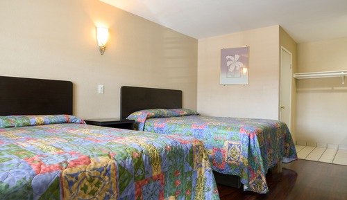Standard Room, 2 Queen Beds, Non Smoking, Garden View
