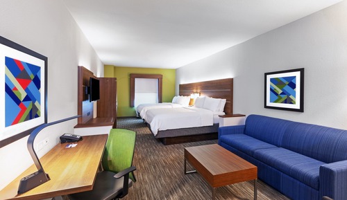 Suite, 2 Queen Beds (Additional Living Area)