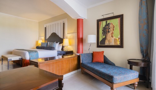 Suite, Pool View