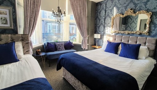 Standard Suite, Ensuite (Ground floor)