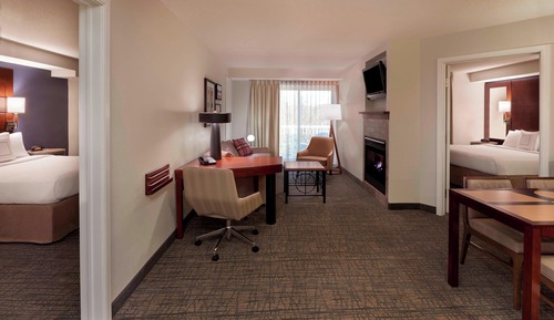 Suite, 2 Bedrooms, Balcony (Balcony)
