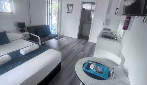 Studio, 1 Bedroom, Garden View