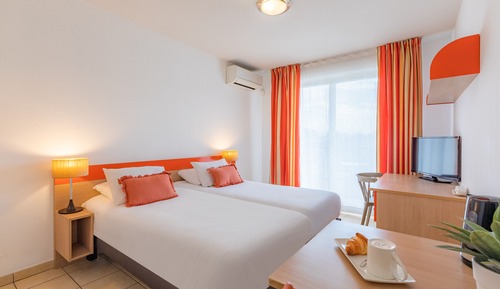 Standard Studio, 2 Twin Beds