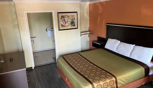 One king bed non smoking