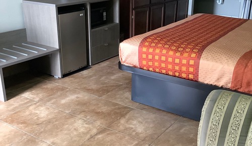 Deluxe Room, 1 King Bed, Non Smoking, Kitchenette