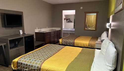 Deluxe Room, 2 Queen Beds, Non Smoking, Kitchenette