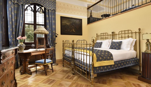 Executive Suite, Lake View (Castello)
