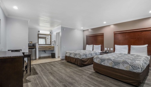 Standard Suite, 2 Queen Beds, Non Smoking, Refrigerator & Microwave
