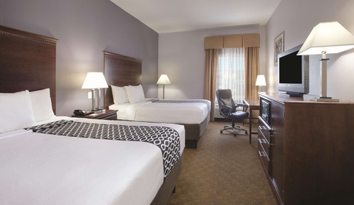 Room, 2 Queen Beds, Accessible, Non Smoking (Mobility/Hearing, Tub w/ Grab Bars)