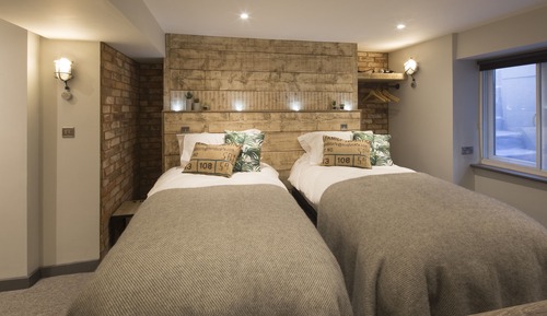 Suite, Courtyard View