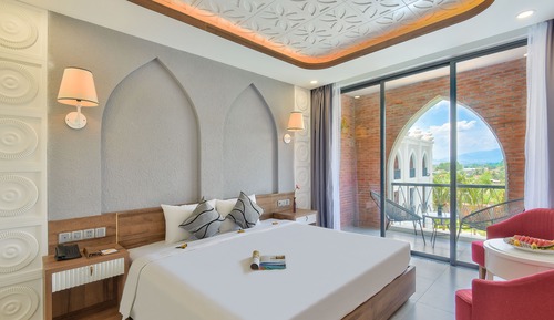 Deluxe Double Room, Pool View