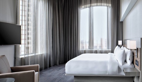 Room, 1 King Bed, City View, Corner