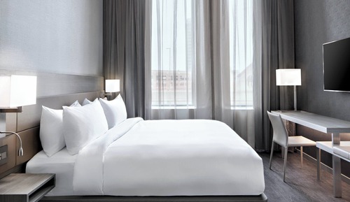 Room, 1 King Bed, City View (Hearing Accessible)